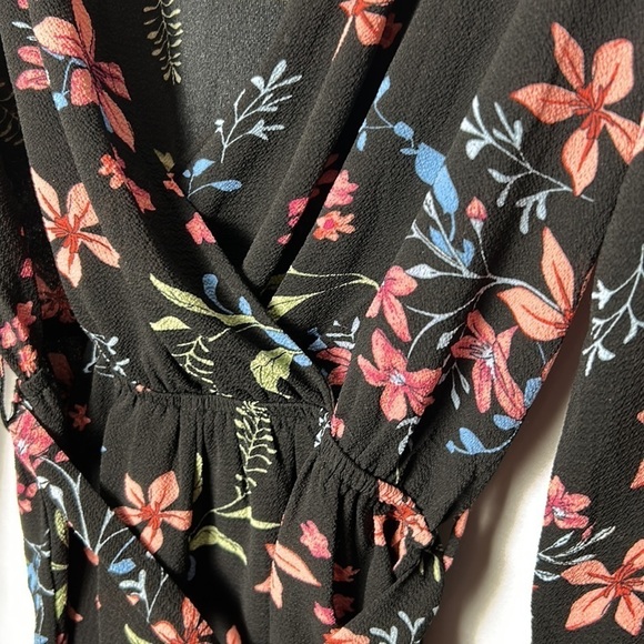 Parisian romper size 6 .black,floral multicolor long sleeve,  faux wrap,surplice - Picture 9 of 15